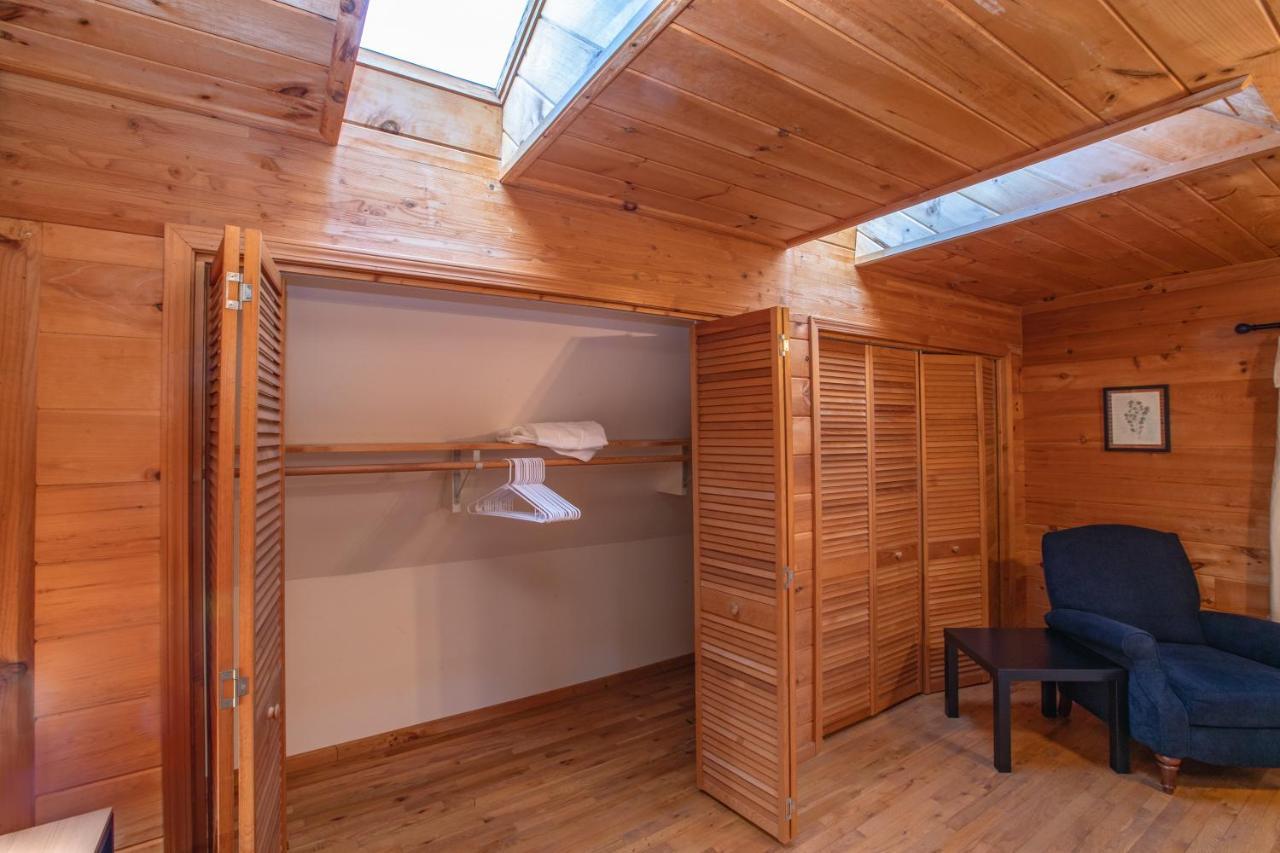Treetops Cabin Easy To Asheville With Fast Wifi And Great View Swiss Kültér fotó